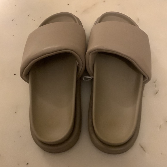 H&M platform beige sliders - Picture 3 of 4